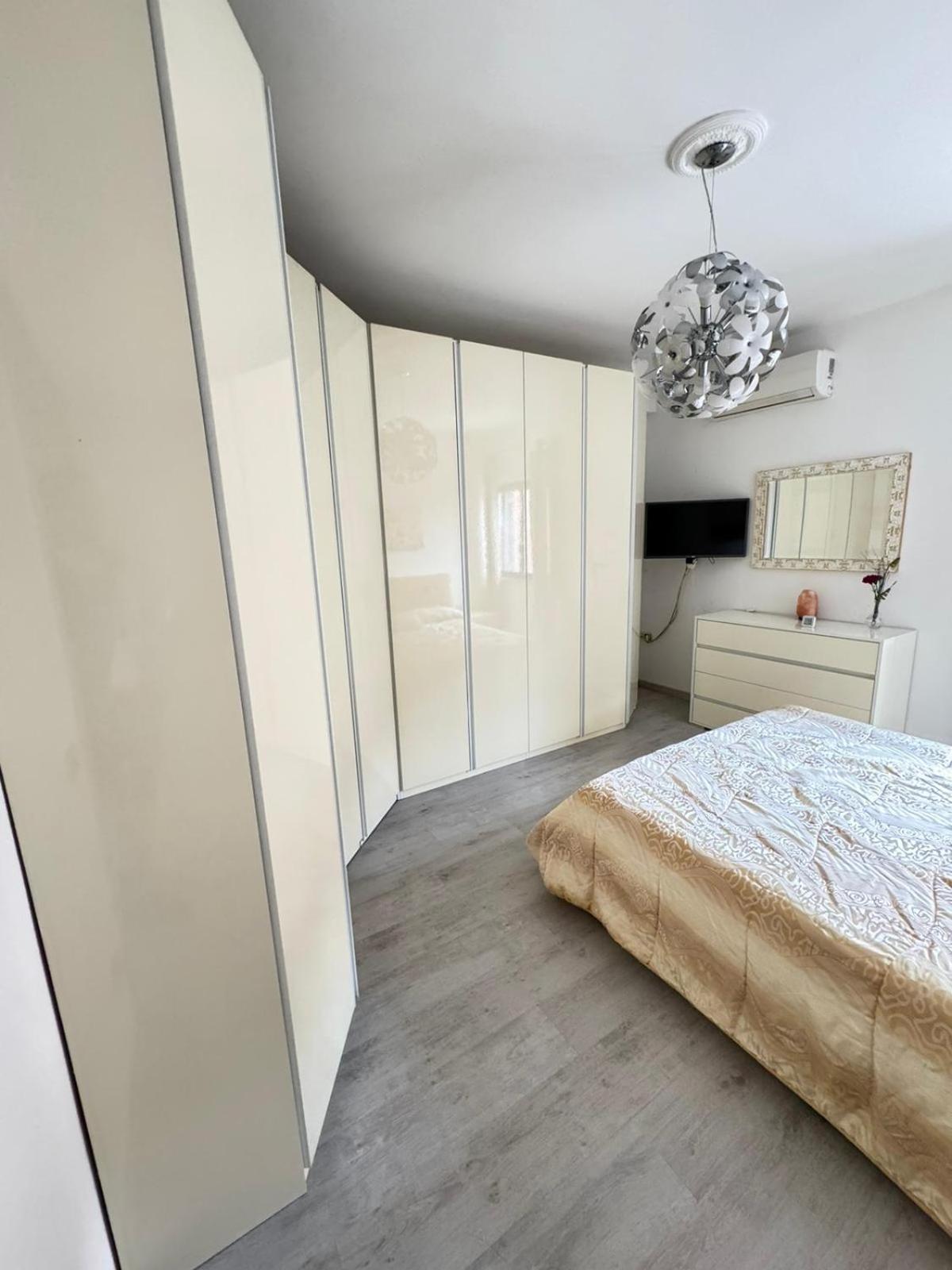 Favoloso Con Terrazzo Frosinone Exterior photo